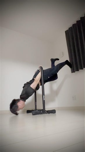 Handstand push-ups → backlever🥷#natureworkout #ハンドスタンド #カリステニクス #倒立 #自重トレーニング