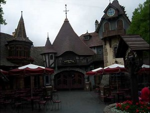 Fantasyland Village Haus area music loop (1/5)