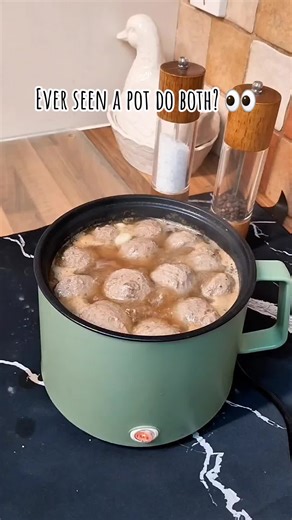 Two layers, one pot 🍲🥦 Soup at the bottom, noodles and veggies steaming on top. Simple, practical, and perfect for everyday cooking. 📍Link below #EasyMeals #OnePotCooking #TwoLayerCooking #MiniHotPot #ElectricPot