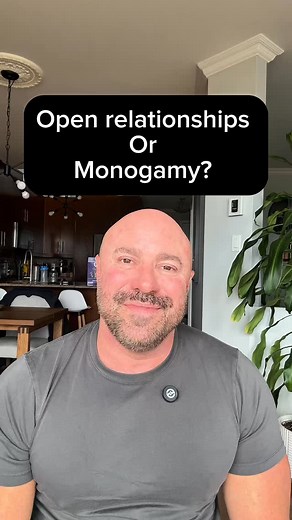 Let’s be honest — open relationships in the gay community bring up a lot of opinions 🌈 But here’s the truth: it’s not about what others think — it’s about what aligns with your values. Before you even grab that first drink, ask what the other person is into. Be clear. Be curious. Communicate. Open relationships can work — but only when both partners agree on the same rules, feel respected, and actually talk about what they want. As a certified gay life coach, I help gay men get clear on their v