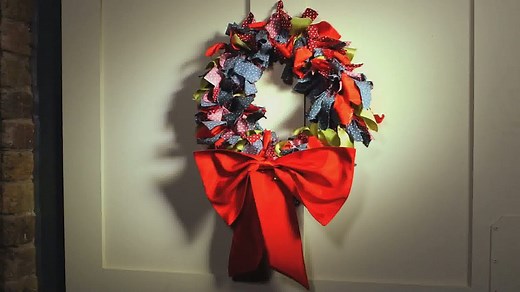 How to make a fabric wreath