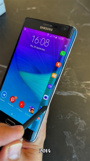 Mobijunk on Instagram: "Samsung note edge 2014 #samsung #note #retrophone #oldphone #nostalgia #retro #fyp"