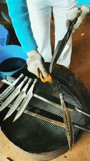 Giant Saw Blade: Mind-Blowing Knife Trick?#handmade#topblade#giantsaw#collection#tranding#Shorts#edc