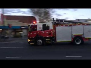 CFA Eltham Pumper Responding