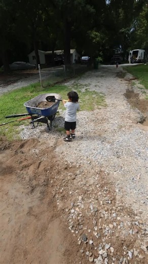 Christian Vazquez on Instagram: "Cuando todavia era chalan! #elcompa4 #méxico #giovanna"