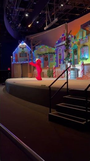 Boring #elmo #seaworld #bored