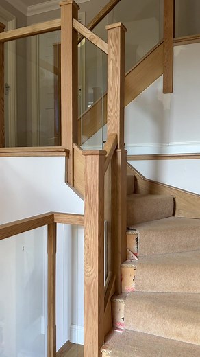 Oak and Glass Stair Transformation ✨ When face with a kite winder newel post I prefer to attach on a solid newel to the top half and clad around the lower structural part. Here I’m using the @BORA Tool UK centipede is an instant set work station perfect for cutting material on when paired with the MFT tabletop. So you can clamp it down with no issues. What do think of the final result? What would you do differently? #home #transformation #stairdesign #glass #asmr #transformation #satisfying #woo