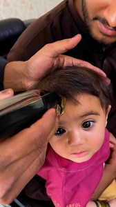 119K views · 430 reactions | Baby always scratch their hair #trimmer #asmr #baby #babyhair #babyhairstyle #babytiktok #babylove #babywithlove #satisfyingvideos #asmrtriggers #asmrbaby #foryou #fyp #taper #cryingbaby #cutebaby #children Bahagian 1 | Mangal Singh | Facebook