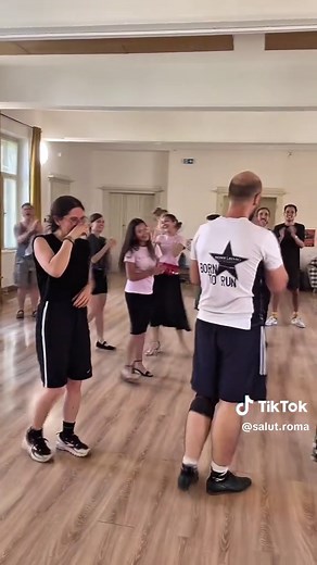 Romani dance workshop 💃🕺❤️ Sikavas le gádžen te khelel romano kheliben 💃🕺❤️🔥#salutroma❤️❤️🙏🏻 #romanokhelimo❤️💃 #workshop #swingwings