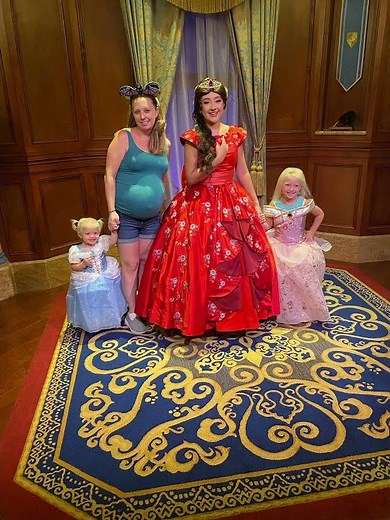 👑 Princess Elena Meets Alana & Felicity! The Sweetest Disney Moment ❤️ #Shorts
