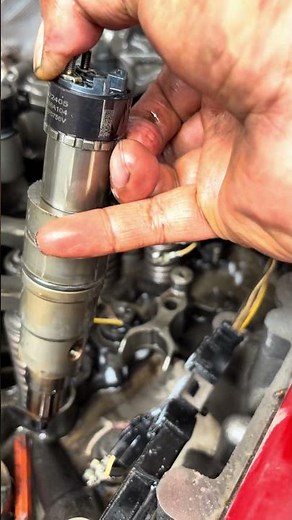 Cummins 2018 X15 engine injector removal