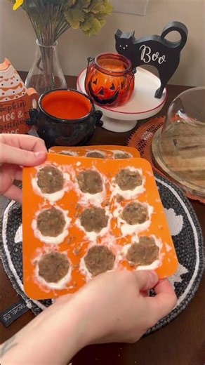 Easy Ghost Cake Pops