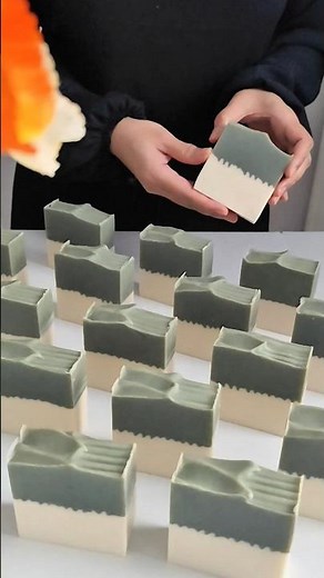 The cut of aloe vera soap #coldprocesssoap #soapmaking #soapcutting #aloeverasoap