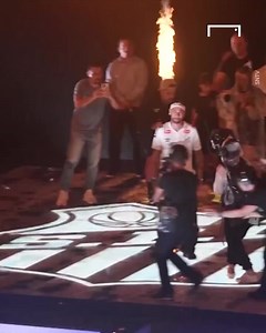 Neymar couldn't hold back the tears at his Santos presentation 🥺 | GOAL Africa