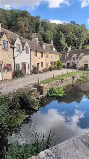 Castle Combe, England 🏴󠁧󠁢󠁥󠁮󠁧󠁿 — The prettiest village in England#CastleCombe #England #Cotswolds