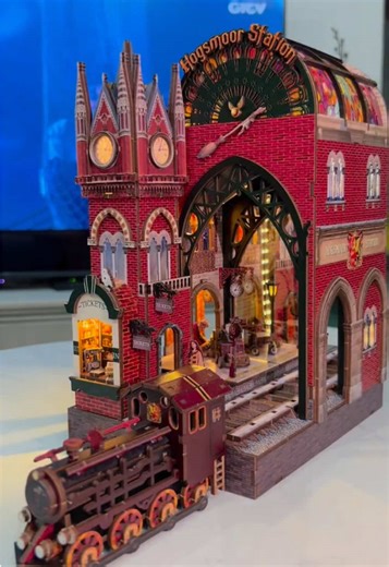 Hogwarts Express DIY Wooden Model Assembly | Magic Craft Tutorial 🔮#woodencraft #booknook #giftidea #miniaturedollhouse #deskdecor