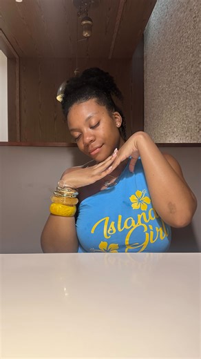 NaeInHerNatural on Instagram: "If taking your curly hair seriously is on your 2026 vision board, this series is for you 🌀 I’m starting a beginner curly hair guide to help you learn your hair without overwhelm. 📌 Save this 👯‍♀️ Share with a curly girl ➕ Follow to start with me #curlyhairbeginner #naturalhairjourney #curlyhairtips #curlroutine #haireducation #curlyhaircommunity #naturalcurls #curlycontent"