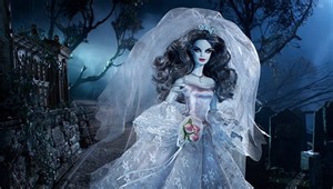 Video: Haunted Beauty™ Zombie Bride™ Barbie® Doll!