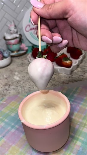 Double Dipping for Perfect Chocolate Covered Strawberries