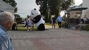 video-d260480bcf39f15f8d9bcb9dd5e28901-V.mp4