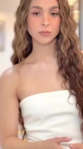 #tuesdaytransformation 🤍 @juliabarretto with instant waist-length wavy hair! #willyoubemyex #juliabarretto 🤍🤍🤍 Video from and Hair by @beeamarga X #keirahairextensions #keira22inches #keiramediumbrown #keiradarkbrown ——💖Thank you Julia & Bee!#lynellehair #lynellehairat15 | Lynelle Hair Fashion - Keira Hair Extensions
