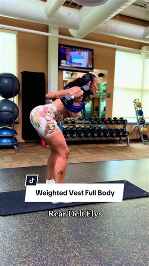 Increase you strength, tone your body, burn more calories, and build your endurance with this weighted vest. Makes your workouts 100% more challenging. Watch until the end 🥵 #weightedvest #fullbodyworkout #vesttraining #weightedvests #weighttrainingforwomen #workoutequipment #fitnessgear
