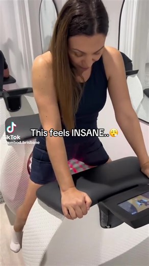 This looks innocent until you use it once…deep muscle relief that actually hits sore legs, back, and tight knots fast. No appointments, no waiting, just roll and recover at home. #musclerollermassage #deepmuscletissue #workoutrecoverytools #backpainrelief #athleticrecovery