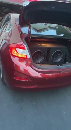 Dual kicker 12” subs