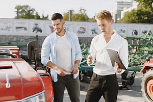 How to Become a Sales Consultant: Step-by-Step Guide