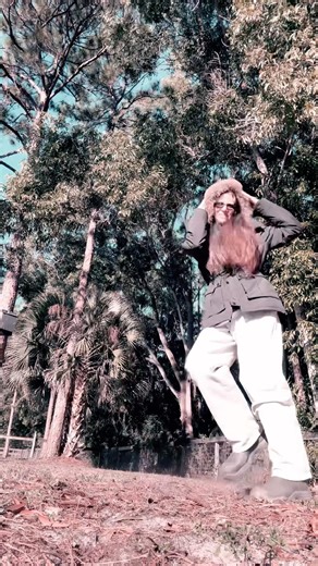 Florida is cold today. 🌿☀️🥶 #shufflestyles #keepingwarm 48° faherheit it’s been awhile shuffle.