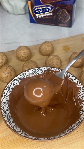Бисквитени бонбони с McVitie's Digestives Milk Chocolate - само с 2 съставки🤩