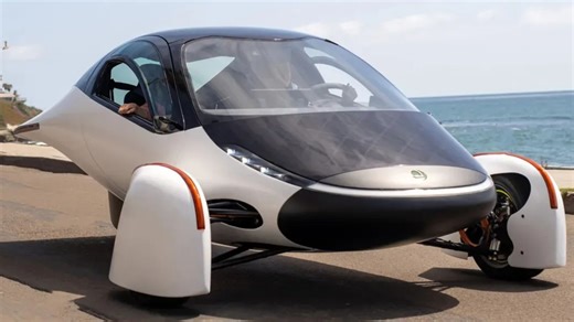 'Spaceship-like' three-wheel car with solar panels could hit roadways in 2025