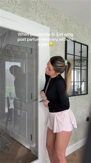 When it comes to your post partum recovery a supportive plan will help guide you in the right direction, otherwise you may struggle to get back into any kind of fitness routine with a weakened core. That is why I created my 6 week post partum core recovery guide to not only teach you how to rebuild your core but also feel your absolute best the your first few crucial weeks of post partum 👶🏼 Now I am not saying you have to come home with your new baby and have a fitness routine ready to go, thi