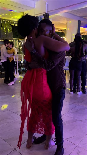 Master the Slow Wine Dance: Learn the Moves!