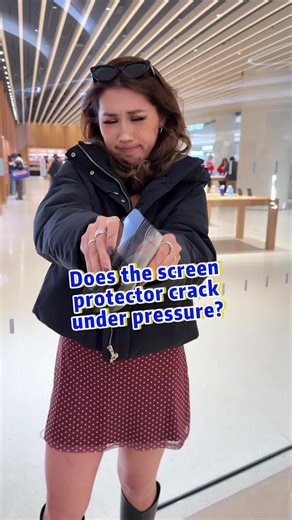 Effortless Screen Protector Application with Dust-Removal Tech