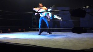 失败者穿裙子-男女格斗擂台对决，视角不错