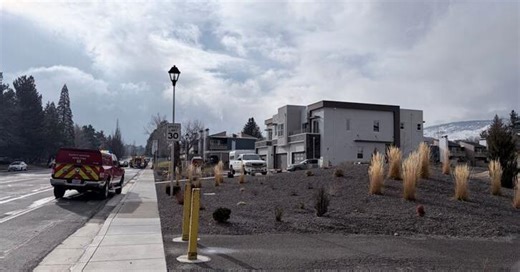 Fire crews respond to apartment fire on Plumas Street