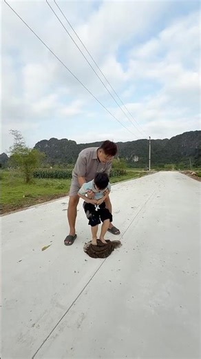 Baby Gets Pranked and His Reaction Is Priceless 😂#couple #short