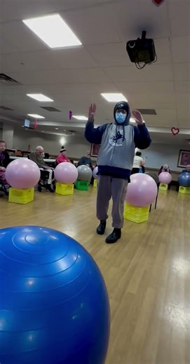 Chicken Dance 💃 🕺 Grandma 93 Years old and her Grandson ‪@LouisLuzuka‬ #Motivate #NanayJosie