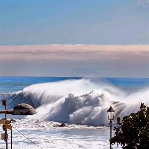 La Palma 24 Journal | La Palma News am 12.02.2026 +++ Kraftvolle Brandung im Puerto de Tazacorte +++ Deutlicher Rückgang der Ferienwohnungen in Spanien und auf... | Instagram