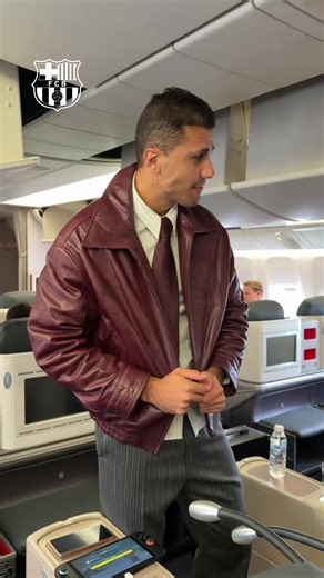 Rodri Posando y Lamine lo Admira: El Momento Divertido en el FC Barcelona 🤣