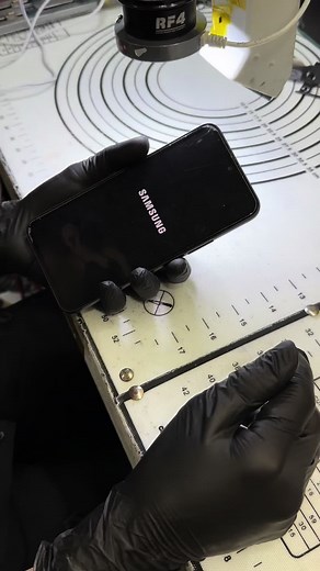 Expert Samsung Phone Repair Techniques Under Microscope