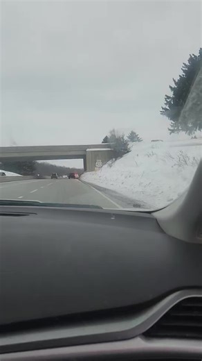 Bottom Shelf Butler News on Instagram: "1/31/26 accident ramp to route 8 north from 422 East. Ramp is closed off route now so avoided the area #butlerpa #bsbn"