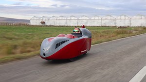 The Bülk Race is now available at our dealers! 🚀 We’ve combined the Bulk MK1’s front with the Bulk Distance’s sleek tail for a “road ripping” experience. High-quality engineering, simplified. ⚠️ Order Info: For the next 3 weeks, Bulk Race will be available only through our dealers, please feel free to contact them! ────────────────── Das Bülk Race ist ab sofort bei unseren Händlern erhältlich! 🚀 Wir haben die Frontpartie des Bulk MK1 mit dem schlanken Heck des Bulk Distance kombiniert, um ein 