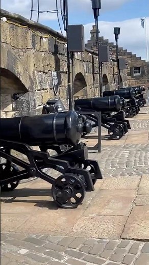 Cannons atop the Castle! Once deadly, now silent #edinburgh #scotland #cannon #gun