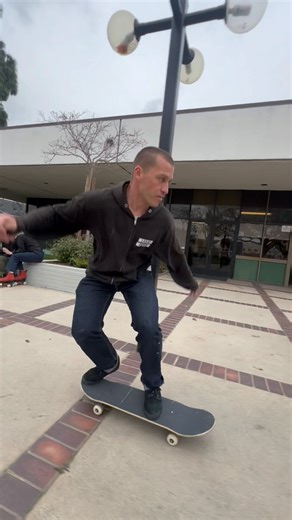 Can’t live without you skateboarding. 🖤🤠🛹 | David Reyes