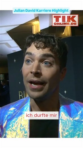 STAR NEWS 🎤 Exklusive Promi-Interviews. on Instagram: "Schlagerstar Julian David @juliandavid.official ist der neue Star im Friedrichstadtpalast. In der Show Blinded by Delight kann man den Sänger live erleben. #juliandavid #schlager #schlagerstar #friedrichstadtpalast #friedrichstadtpalastberlin #helenefischer #rolandkaiser #zitatezumnachdenken #zitate #spruchdestages #weiseworte #interview #berlinnews #berlingram #revue #prominews #starnews @friedrichstadt.palast @drbinh @bluesparrow_pr"