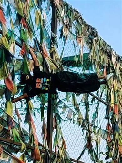 Mastering the Human Flag Technique in Calisthenics
