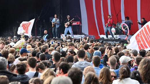 Ausgelassene Stimmung trotz Regens und Sturms: Das Modular Festival zum Nachlesen