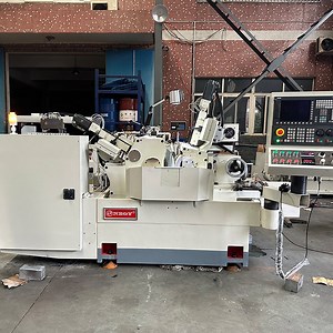 [Hot Item] High Precison High Speed Universal Grinder Cylindrical Grinding Machine for Shaft Grinding Works